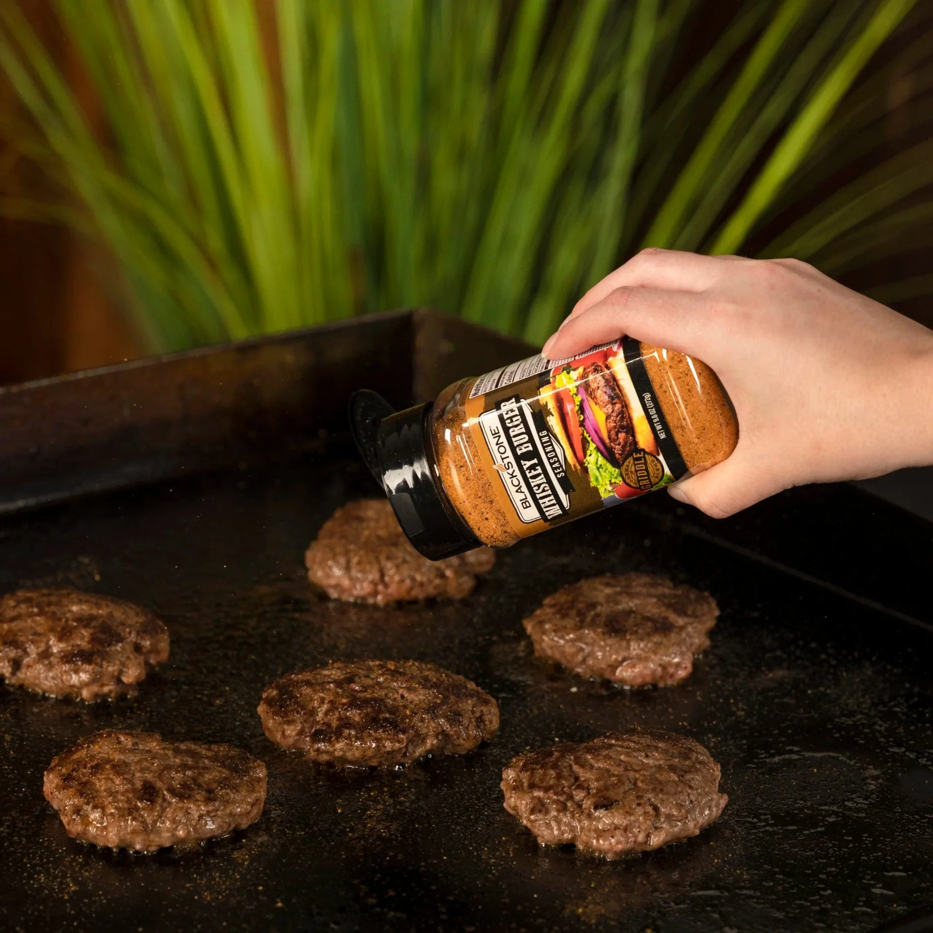 Blackstone Whiskey Burger Seasoning (9.6 oz.) - 4121 - Image 5