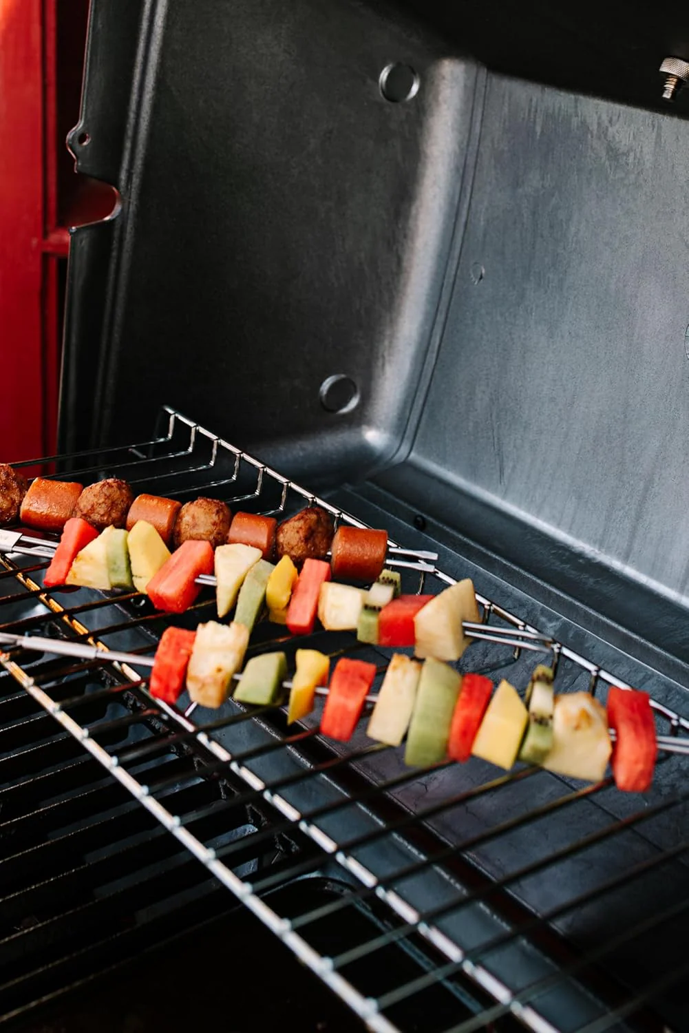 Broil King Gem 310 Shadow (Propane) - Image 4