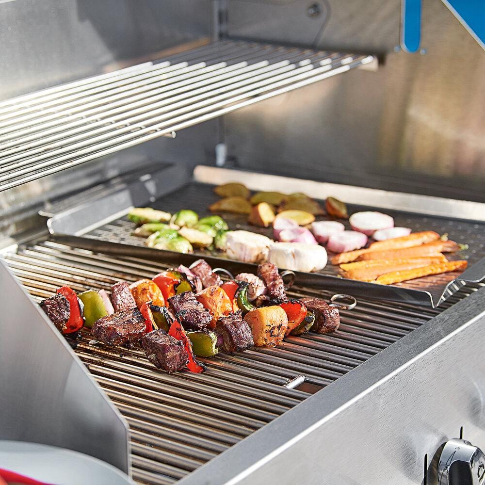Crown Verity 60" Mobile Grill Single Inlet 50-100 lb. Tank Capacity & Wind Guard Package - Image 3
