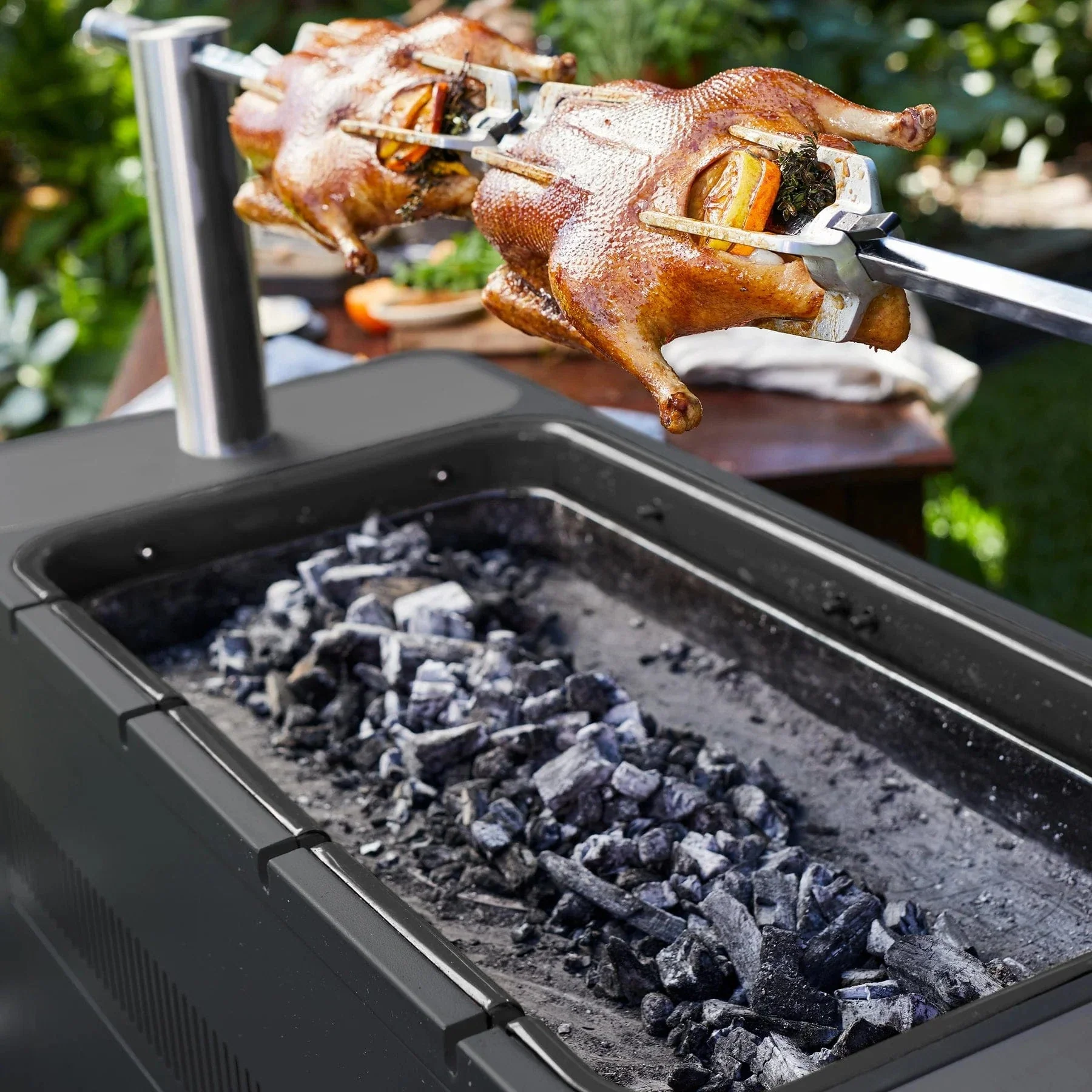 Everdure HUB Charcoal Grill - Image 9