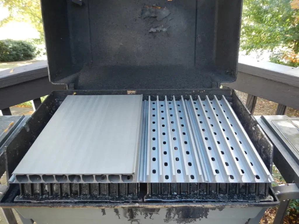 GrillGrate 19.5" Griddle & Defrost Plate - GRIDDLE19.5 - Image 4