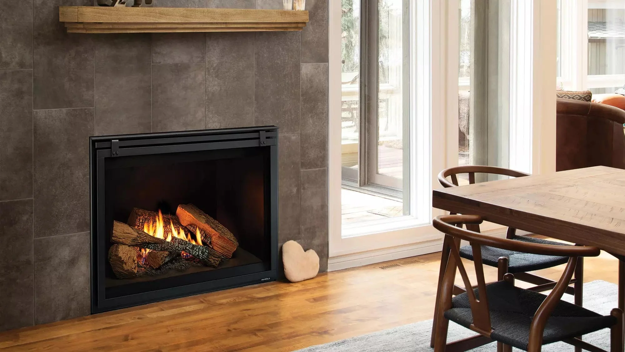 Heat & Glo 6KL 36" Gas Fireplace (Tranquil Greige Refractory) - Image 8