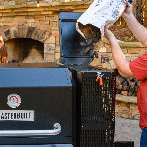 Masterbuilt Gravity Series 800 Digital Charcoal Griddle + Grill + Smoker - Image 4