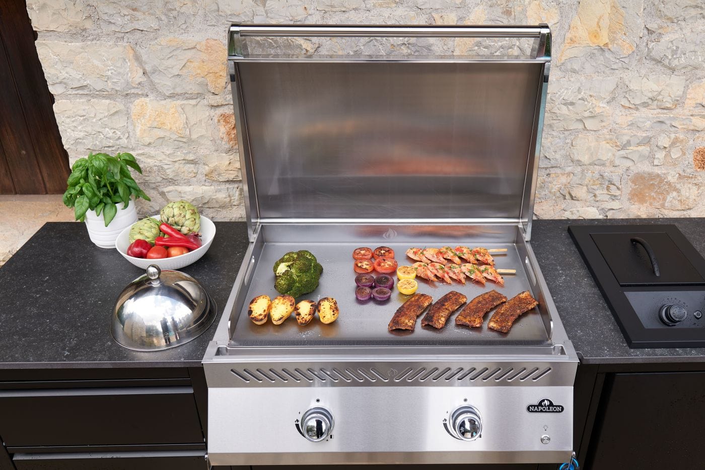 Napoleon Built-in 700 Series 32" Flat Top Griddle - BIG32FT - Image 4