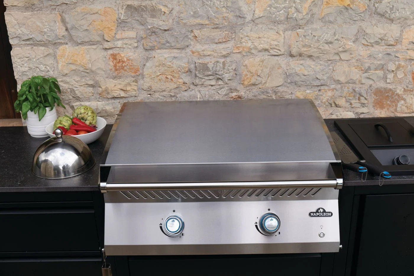 Napoleon Built-in 700 Series 32" Flat Top Griddle - BIG32FT - Image 7