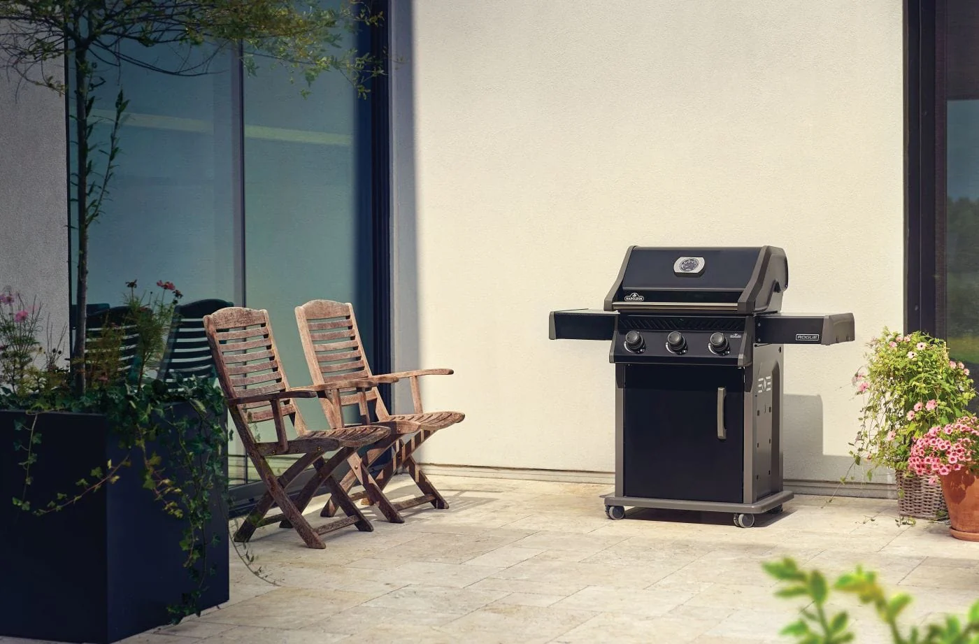 Napoleon NEW Rogue 425 Gas Grill (Black) - R425K-2 - Image 17