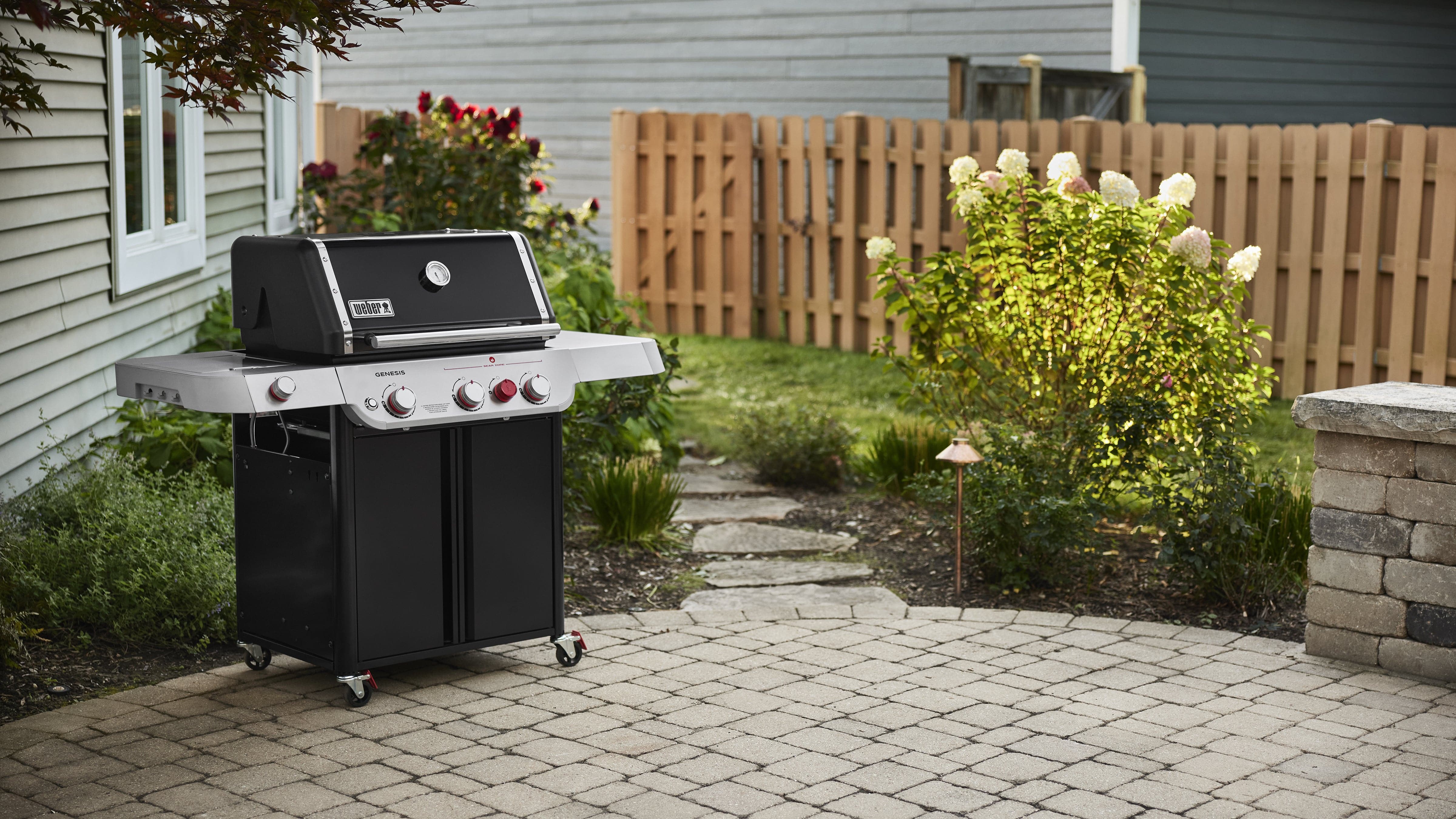 Weber Genesis E-335C Gas Grill (Black) - Image 4