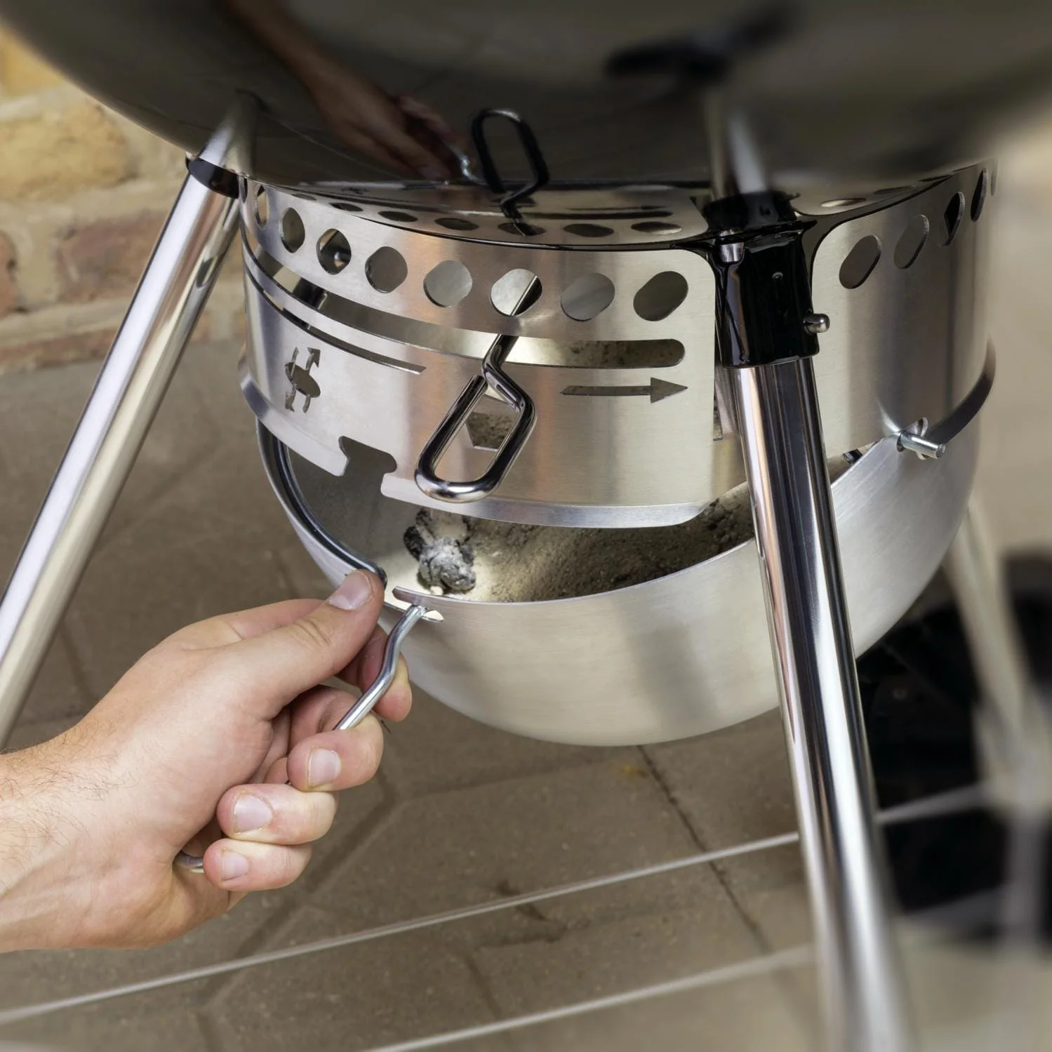 Weber 22" Master-Touch Charcoal Grill - Image 9