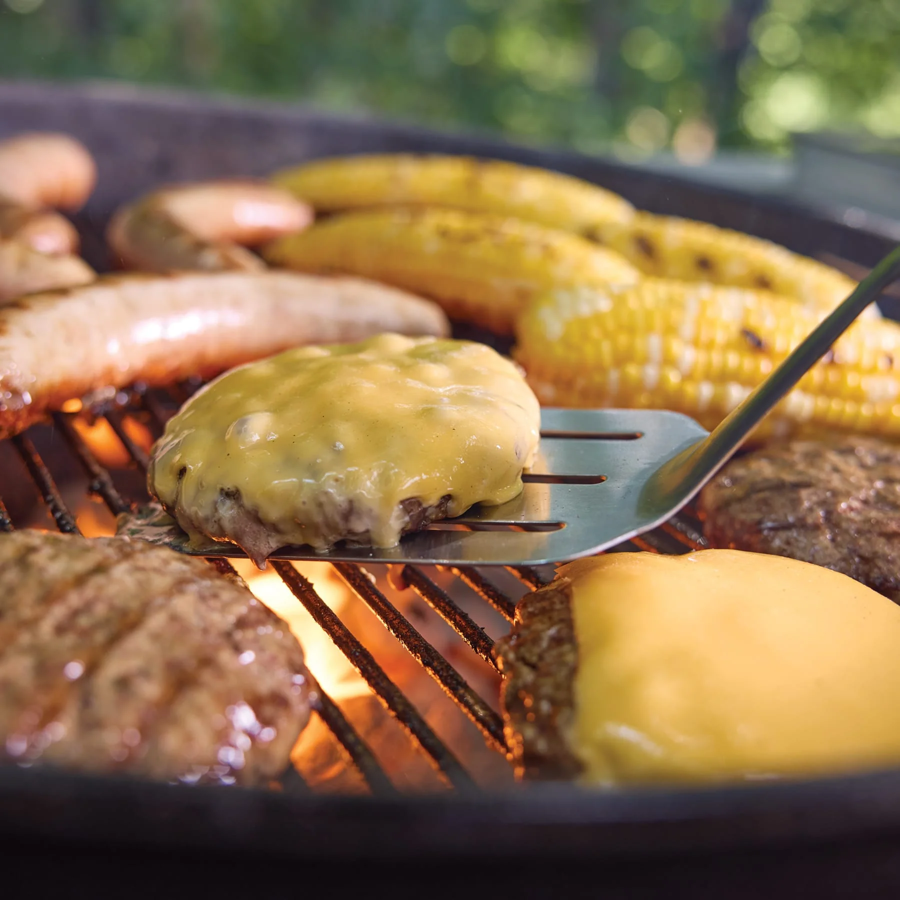 Weber Original 22" Premium Kettle Charcoal Grill (Stealth) - Image 7