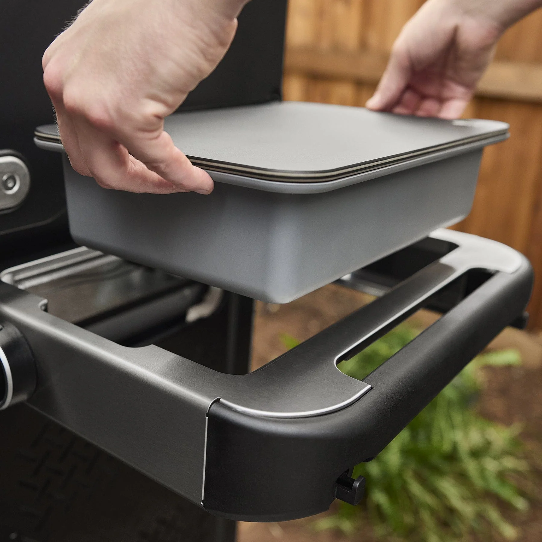 Weber Spirit SP-435 Gas Grill - Image 8